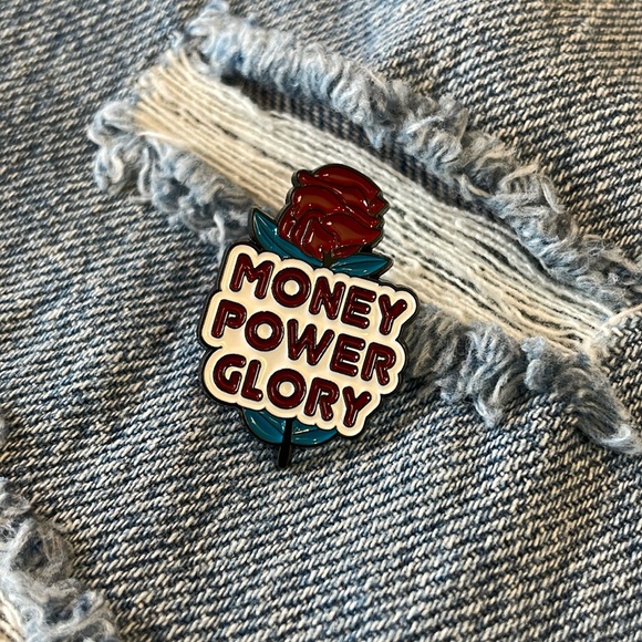 Lana Del Ray Enamel Pin - Picture 1 of 2